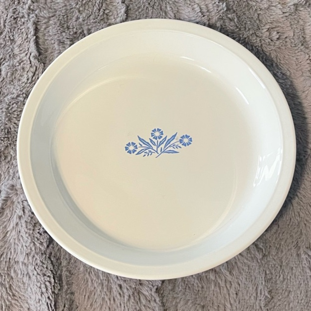 Corning ware vintage 60s White pie Plate with Blue Floral Design